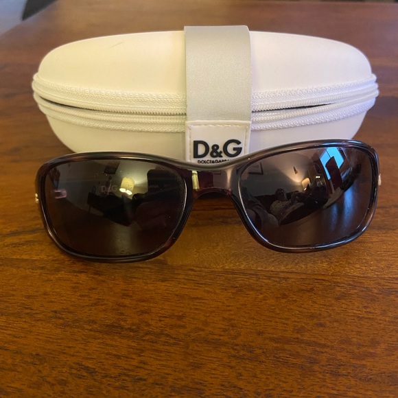 Sunglasses - Picture 1 of 3